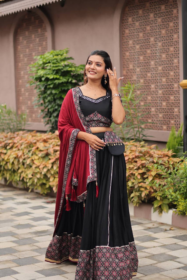 Navratri Nazaare Traditional Beats Navratri Lehenga Choli Set