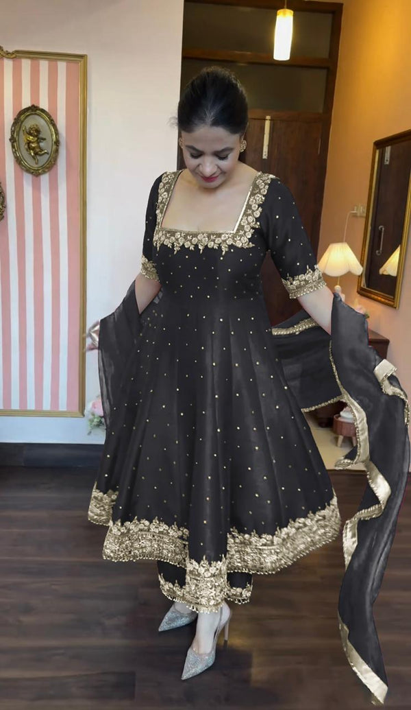 Prachi's Black Havy Vichitra Silk Designer Suit Set