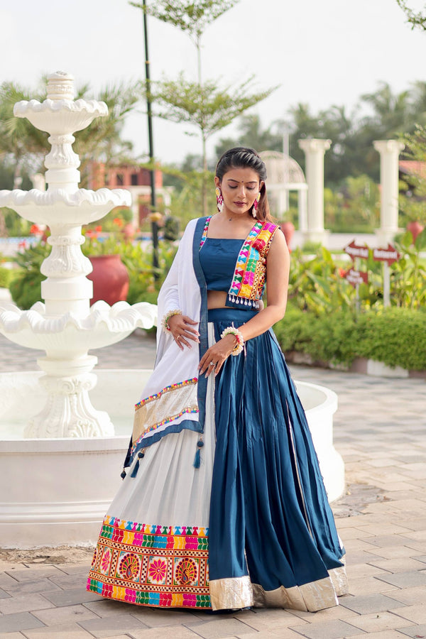 Aarvi’s Royal Mirror Work Lehenga Choli