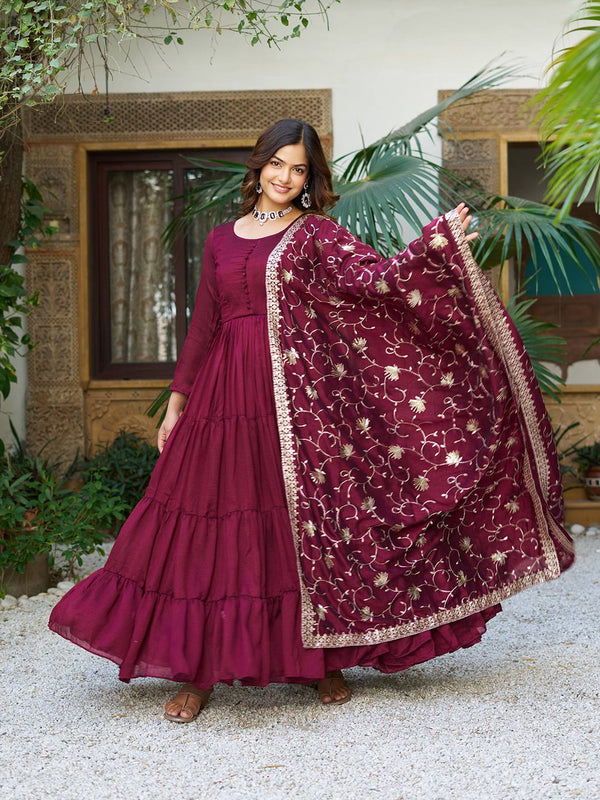 Rang-e-Riwaayat - New Festival Hevy Duptta &  Long Gown