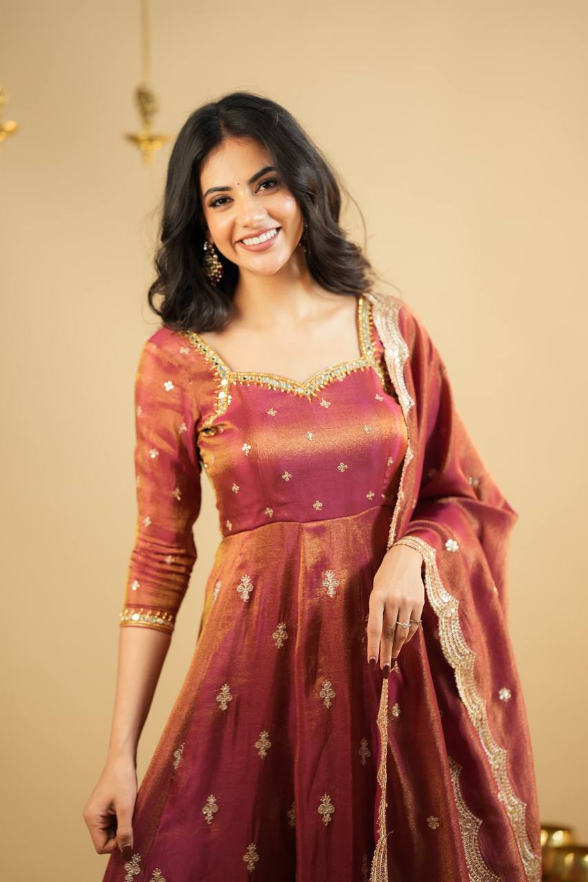 Zehraat-e-Gulab – The Royal Rosé Anarkali